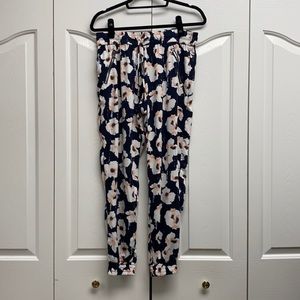 Dynamite floral jogger